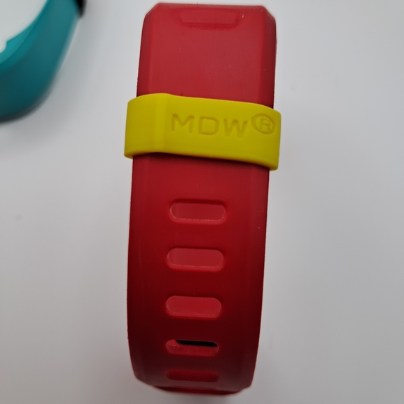 ​Lot of 2 Garmin Vivofit Jr / Jr 2 Replacement Bands - Red & Teal Silicone Strap - Picture 3 of 7